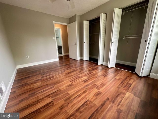 70 MULBERRY CT, Trenton, NJ 08619