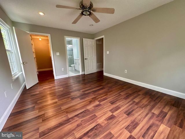 70 MULBERRY CT, Trenton, NJ 08619