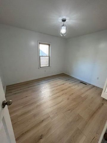 75 W Columbus Street, Lithopolis, OH 43136