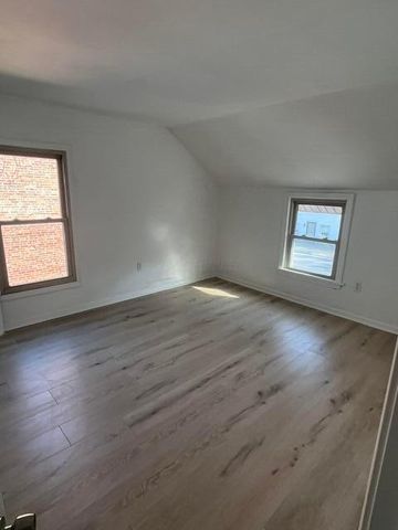 75 W Columbus Street, Lithopolis, OH 43136