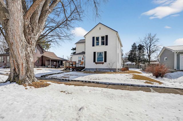 106 Clark Street, Reinbeck, IA 50669