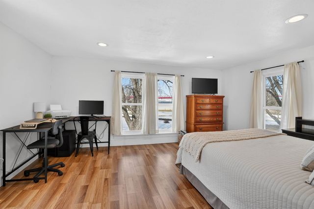 106 Clark Street, Reinbeck, IA 50669