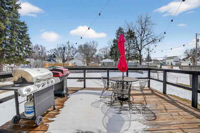 106 Clark Street, Reinbeck, IA 50669