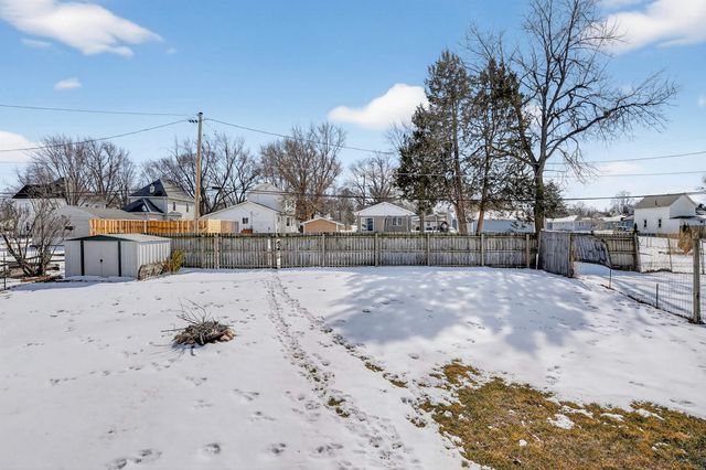 106 Clark Street, Reinbeck, IA 50669