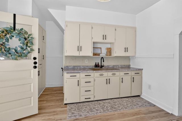 106 Clark Street, Reinbeck, IA 50669