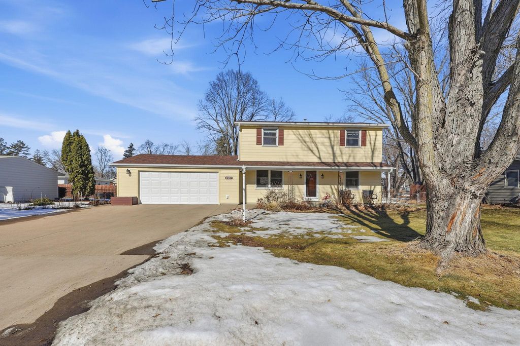 2277 Floral Drive, White Bear Lake, MN 55110