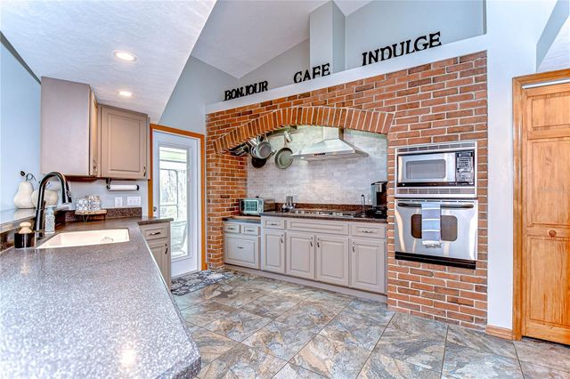 709 SPORTSMAN PARK DRIVE, Seffner, FL 33584