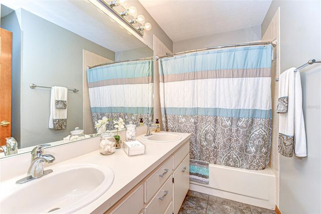 709 SPORTSMAN PARK DRIVE, Seffner, FL 33584