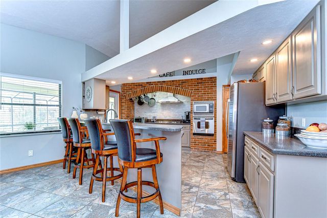 709 SPORTSMAN PARK DRIVE, Seffner, FL 33584