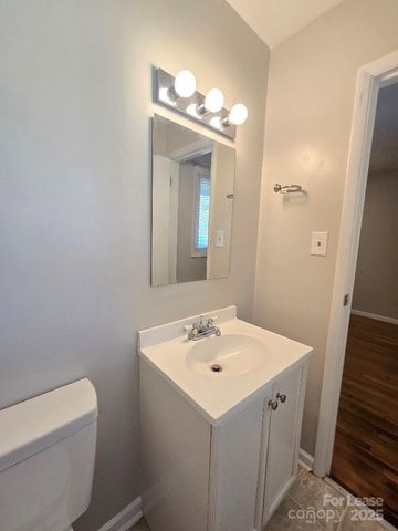 910 Holly Drive, Gastonia, NC 28054