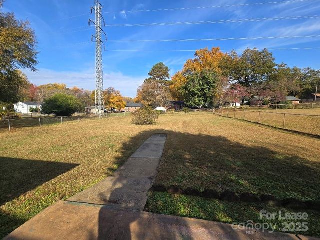 910 Holly Drive, Gastonia, NC 28054