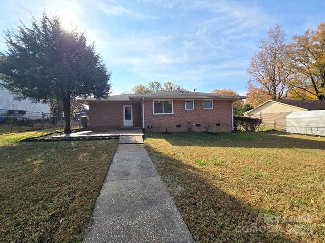 910 Holly Drive, Gastonia, NC 28054