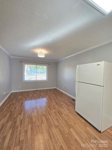 910 Holly Drive, Gastonia, NC 28054