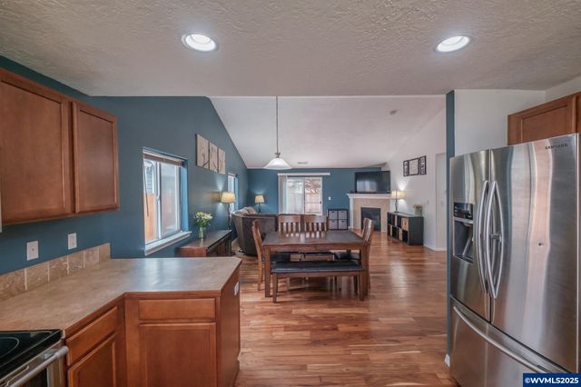 1528 Oriole St, Stayton, OR 97383