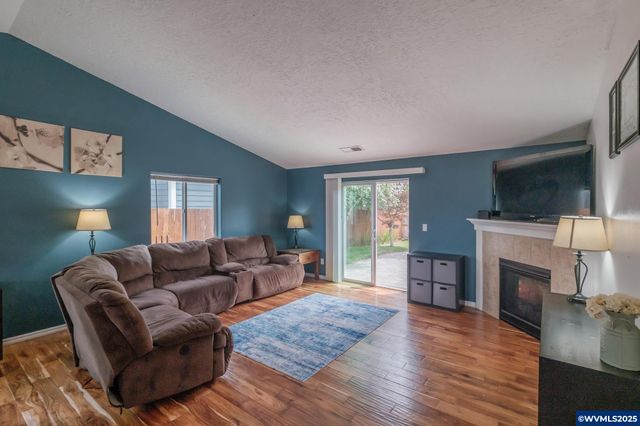 1528 Oriole St, Stayton, OR 97383