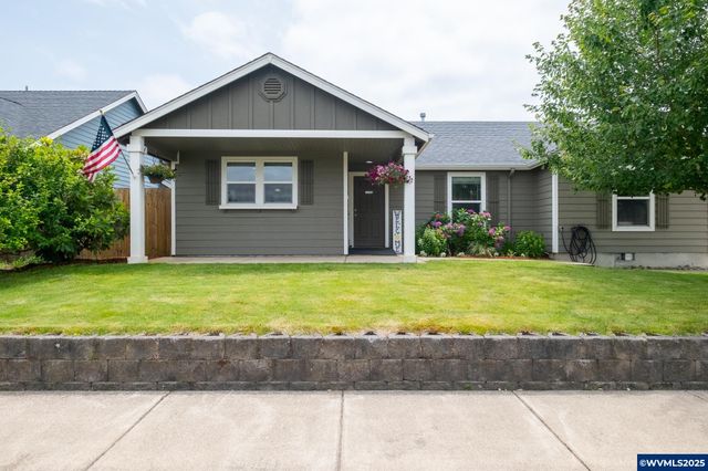 1528 Oriole St, Stayton, OR 97383