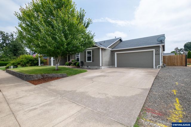 1528 Oriole St, Stayton, OR 97383