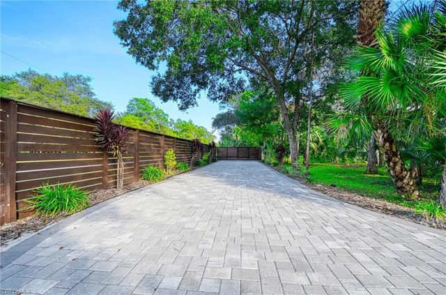 12 35th AVE NW, Naples, FL 34120