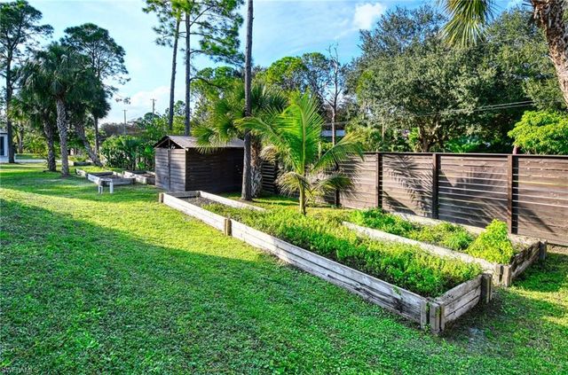 12 35th AVE NW, Naples, FL 34120