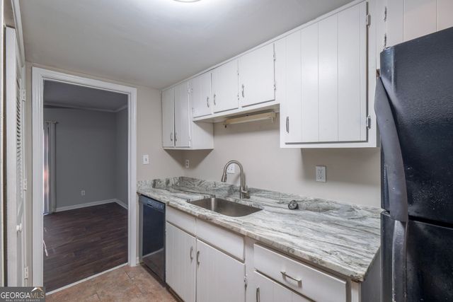 6424 Woodstone Way, Morrow, GA 30260