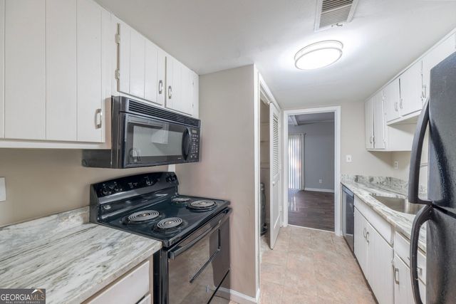 6424 Woodstone Way, Morrow, GA 30260