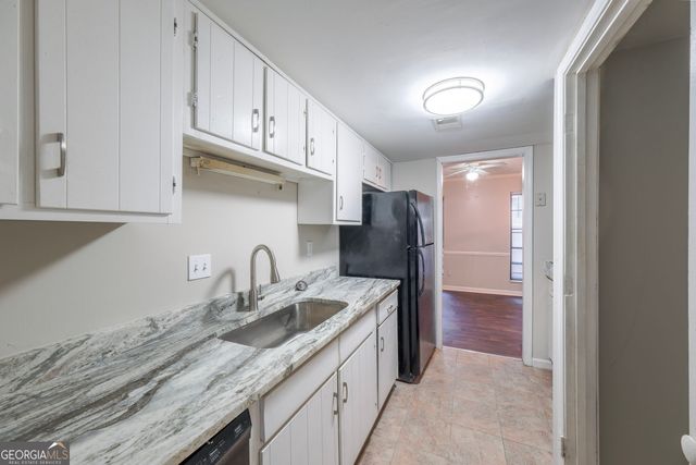 6424 Woodstone Way, Morrow, GA 30260