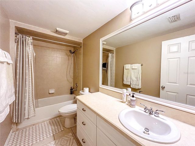 5339 NW 9TH LANE, Gainesville, FL 32605