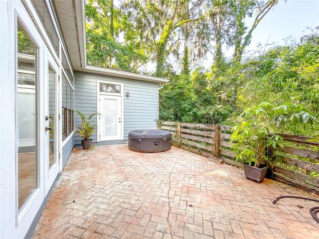5339 NW 9TH LANE, Gainesville, FL 32605