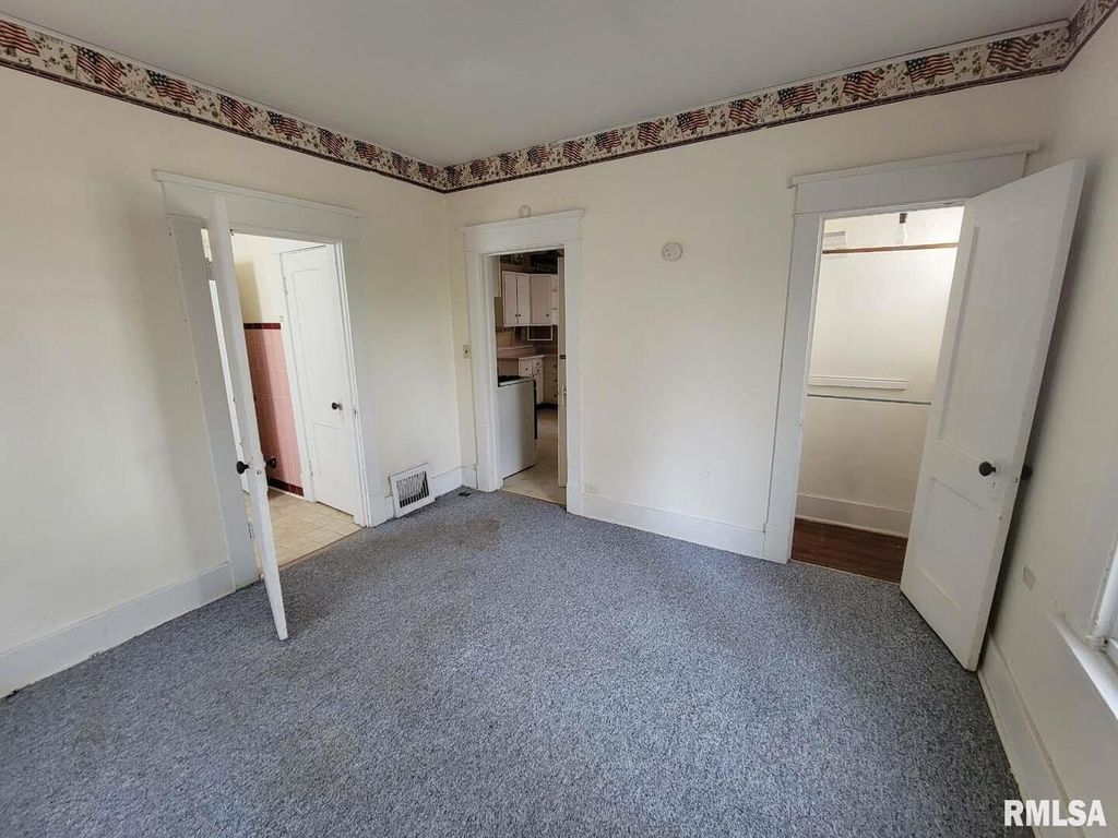 Image 13 of property listing at 334 S LINCOLN Boulevard, Centralia, IL 62801