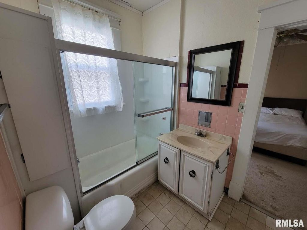 Image 17 of property listing at 334 S LINCOLN Boulevard, Centralia, IL 62801