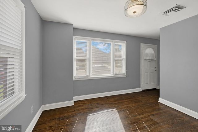 338 IDA AVE, Baltimore, MD 21221
