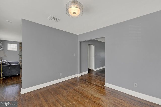 338 IDA AVE, Baltimore, MD 21221