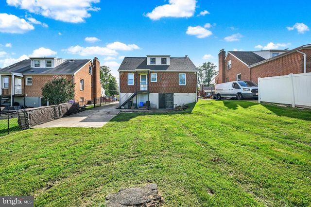 338 IDA AVE, Baltimore, MD 21221