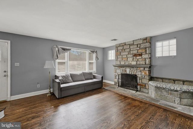 338 IDA AVE, Baltimore, MD 21221