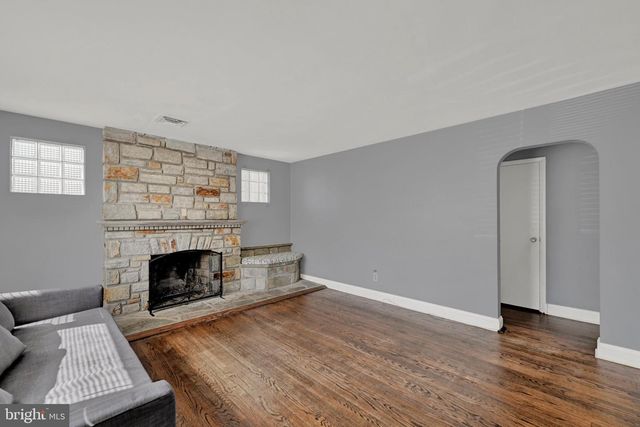 338 IDA AVE, Baltimore, MD 21221