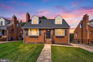 338 IDA AVE, Baltimore, MD 21221