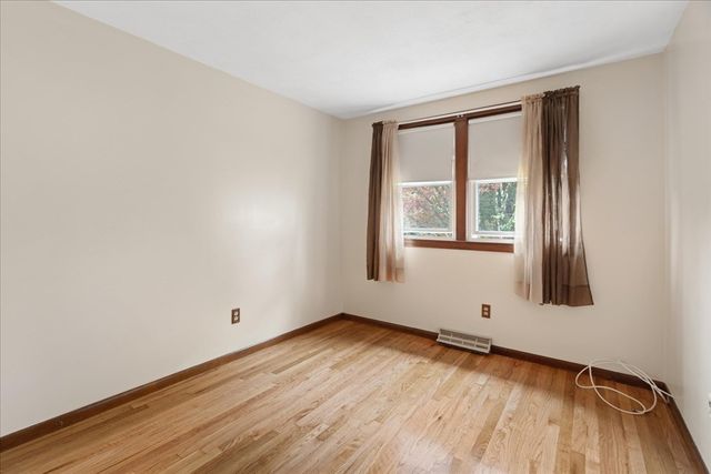 17 Brewster Dr, Bridgewater, MA 02324