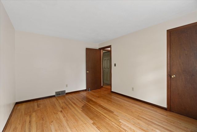 17 Brewster Dr, Bridgewater, MA 02324