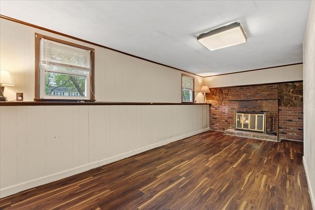 17 Brewster Dr, Bridgewater, MA 02324