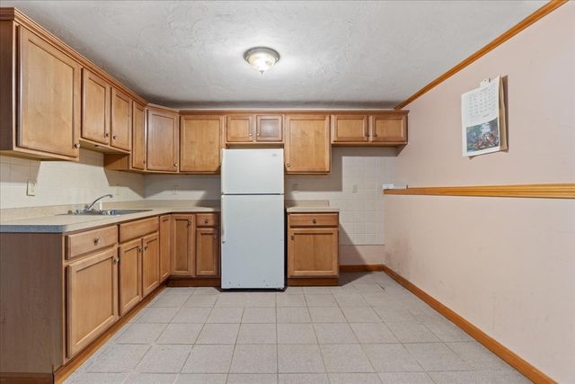 17 Brewster Dr, Bridgewater, MA 02324