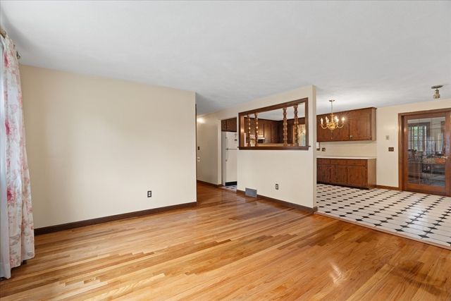 17 Brewster Dr, Bridgewater, MA 02324