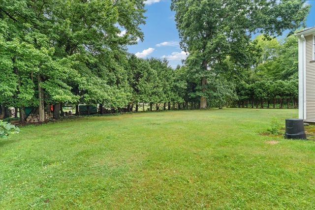 17 Brewster Dr, Bridgewater, MA 02324