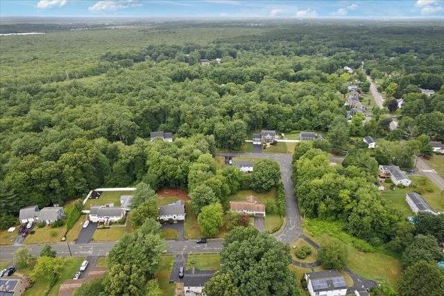 17 Brewster Dr, Bridgewater, MA 02324