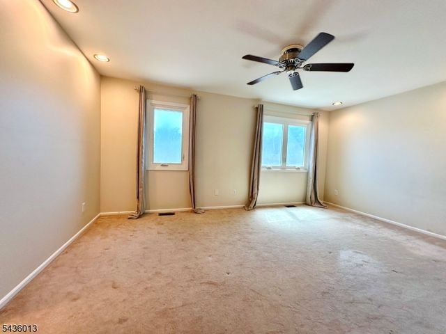 4 Peach Court, Raritan Twp., NJ 08822