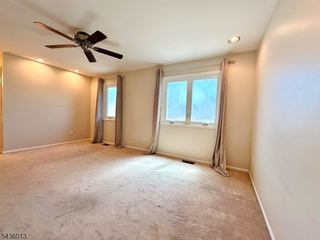 4 Peach Court, Raritan Twp., NJ 08822
