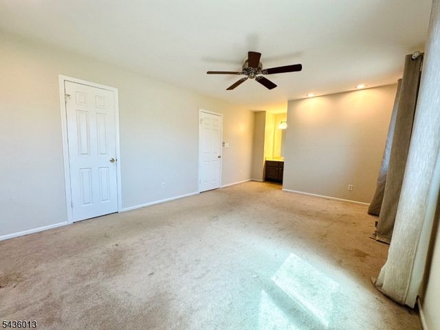 4 Peach Court, Raritan Twp., NJ 08822