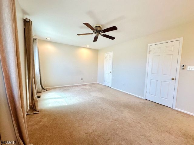 4 Peach Court, Raritan Twp., NJ 08822
