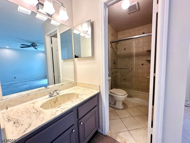 4 Peach Court, Raritan Twp., NJ 08822