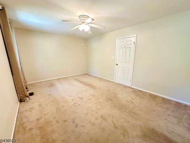 4 Peach Court, Raritan Twp., NJ 08822