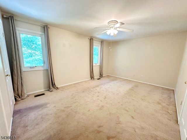 4 Peach Court, Raritan Twp., NJ 08822